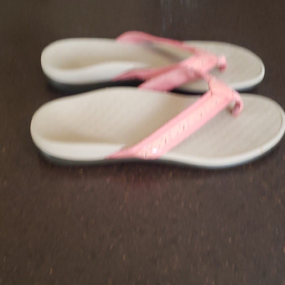 Vionic Casandra Womens Pink Flip-Flops.  Size 9